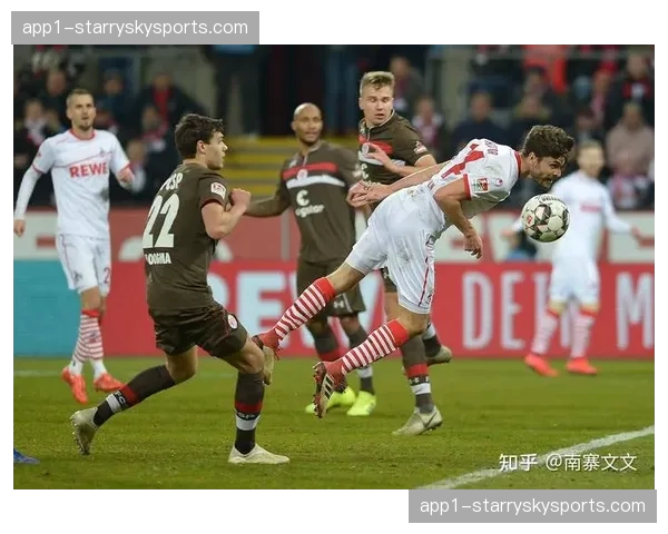 拜仁慕尼黑四二三一阵型展现统治力 安联球场火力全开领跑德甲